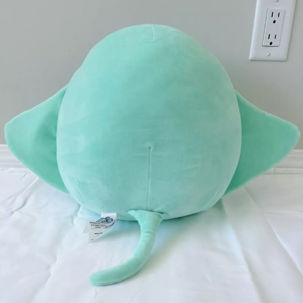 Squishmallow 12" Maggie Stingray Canadian exclusiv - Picture 4 of 4
